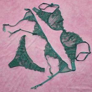 Fleur du Mal Lingerie 3 Piece Set - Emerald Green